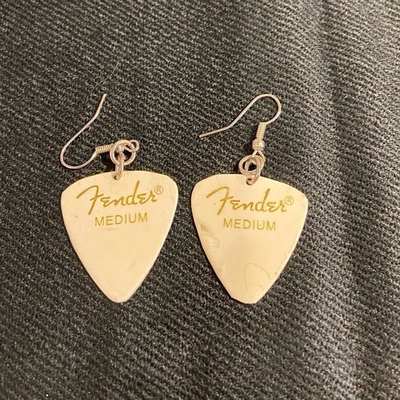 Fender Black Panther Guitar pick earrings - Picture 2 of 7